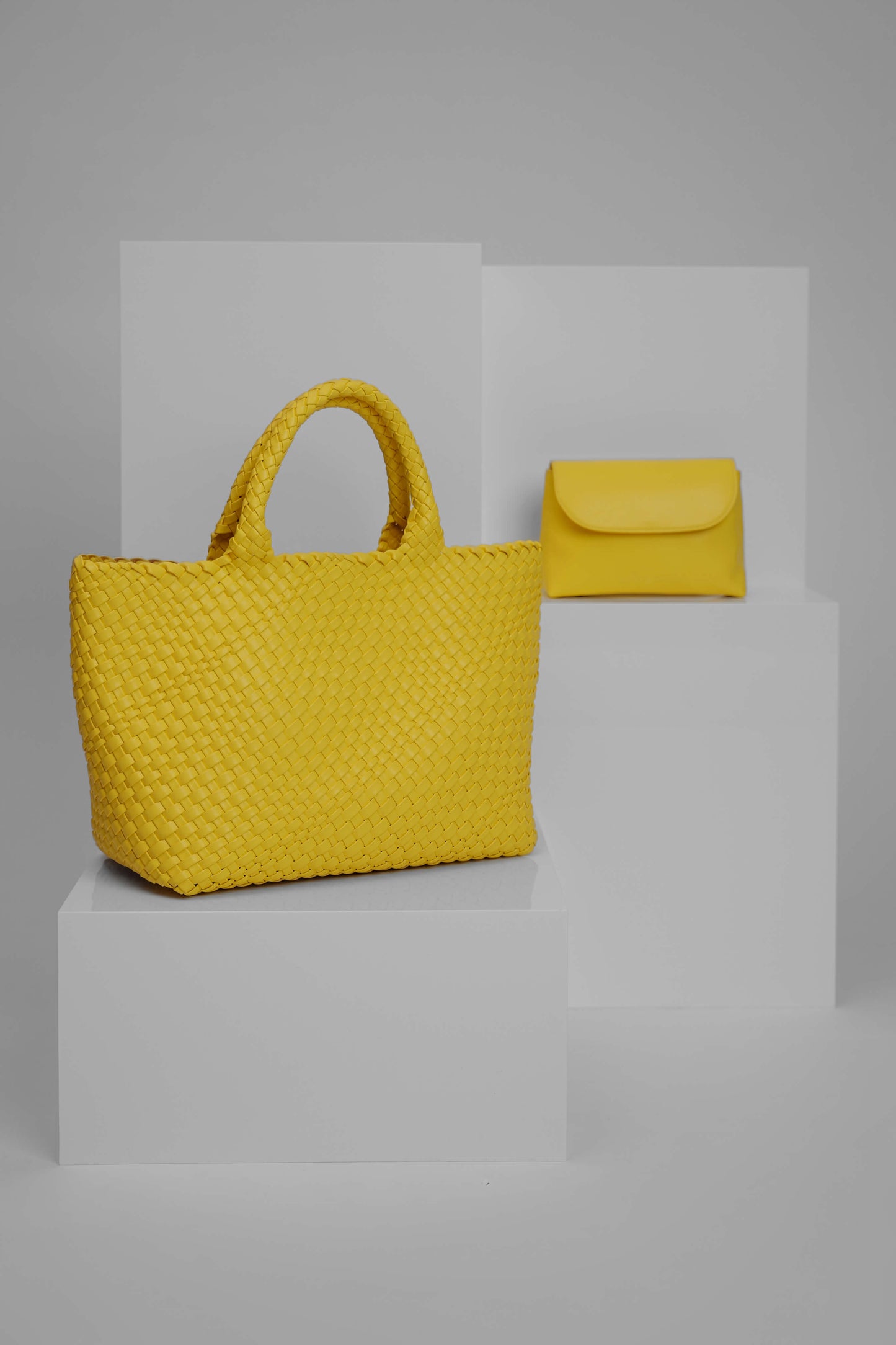 "A LA PLAGE" - YELLOW