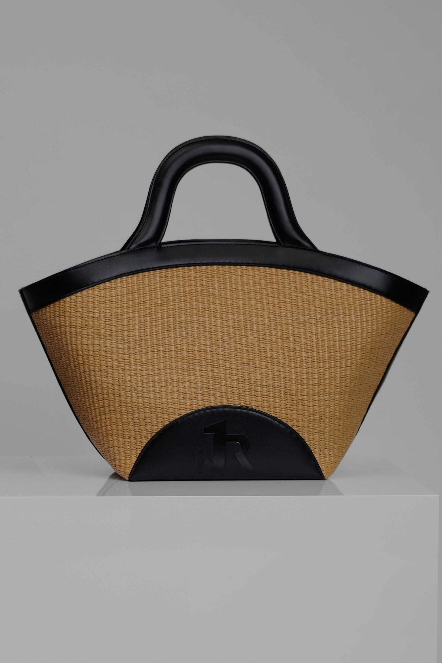 "CAPRIZA" - BLACK