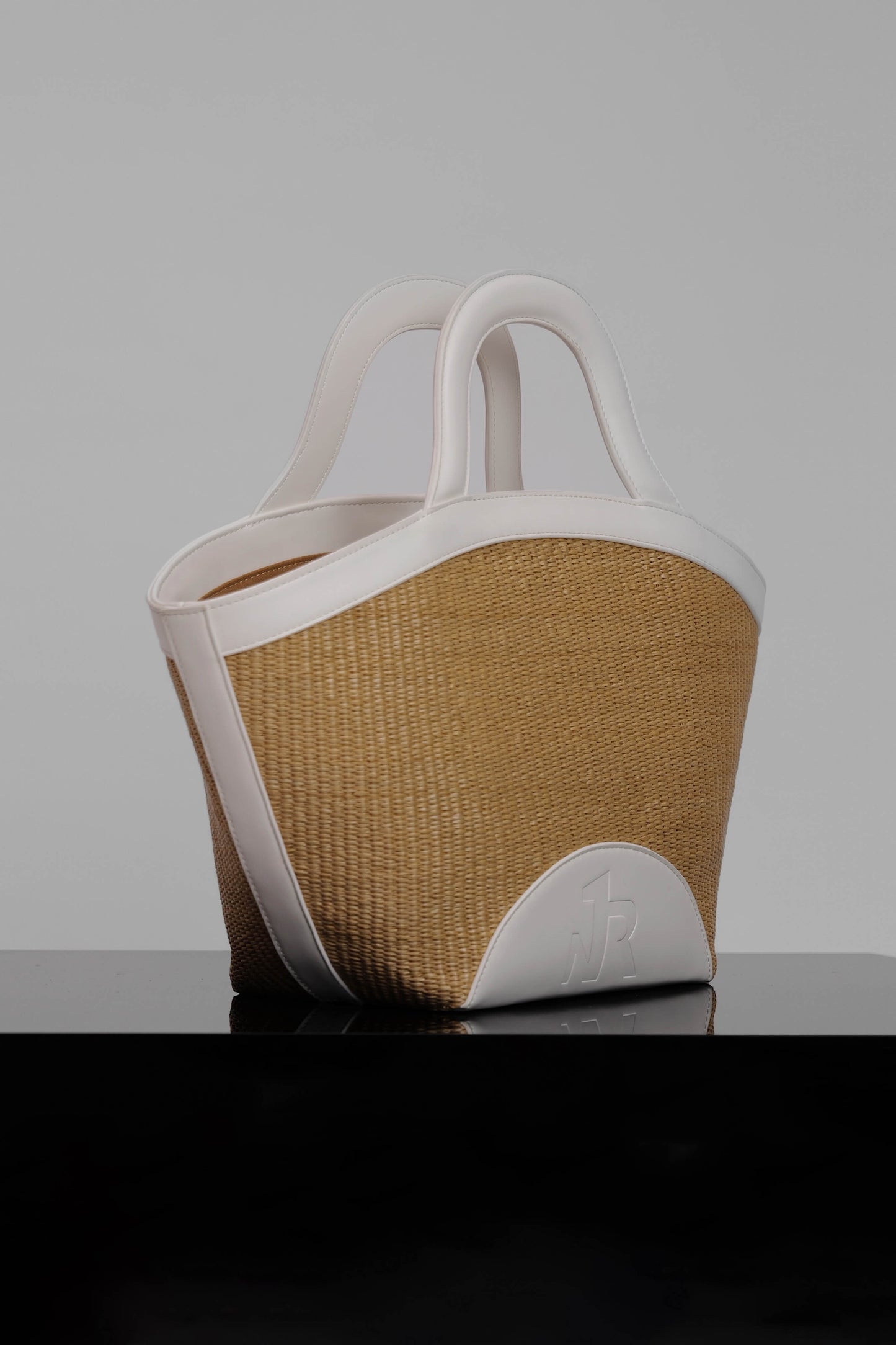 "CAPRIZA" - WHITE