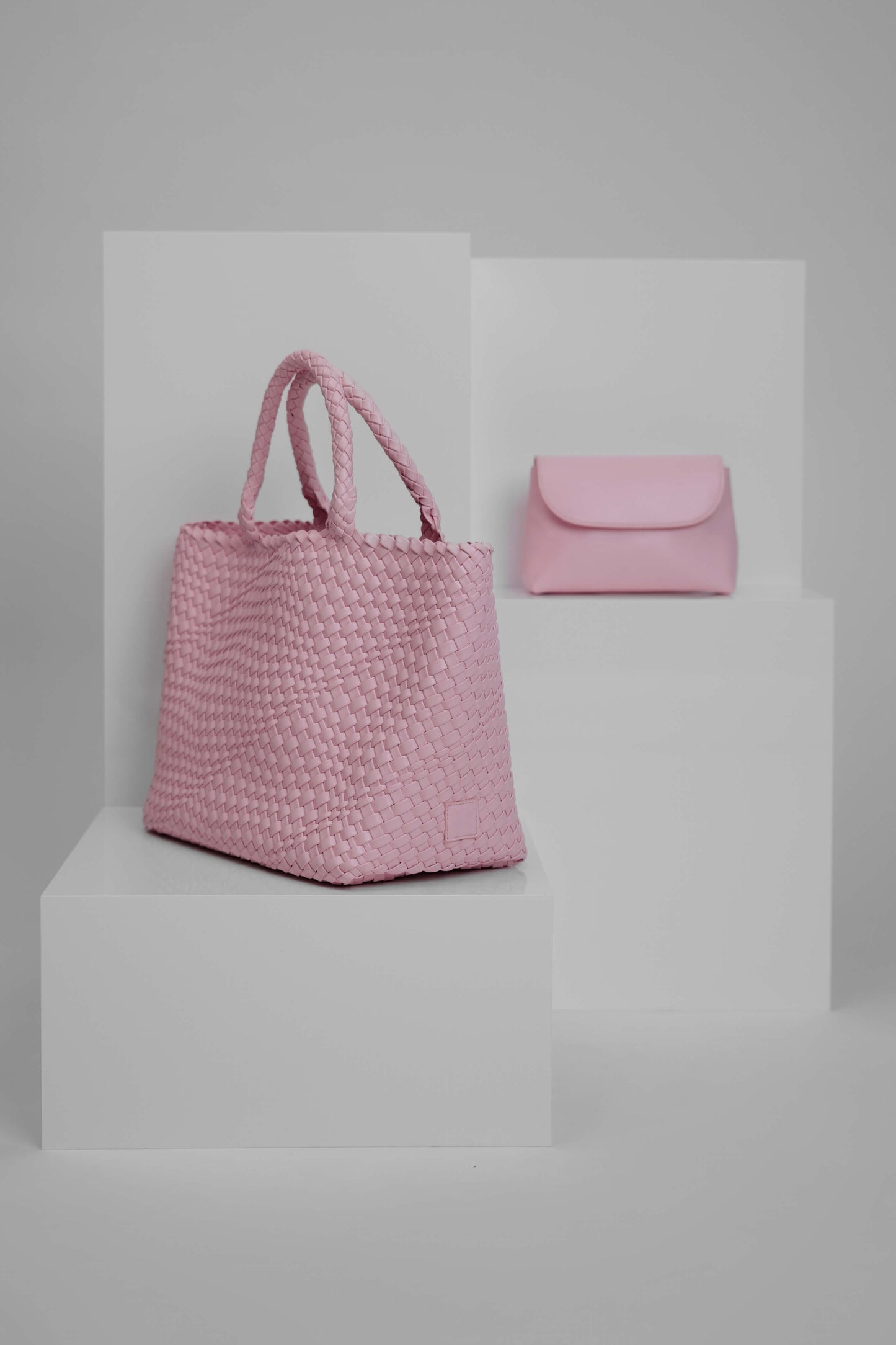 "A LA PLAGE" - PINK